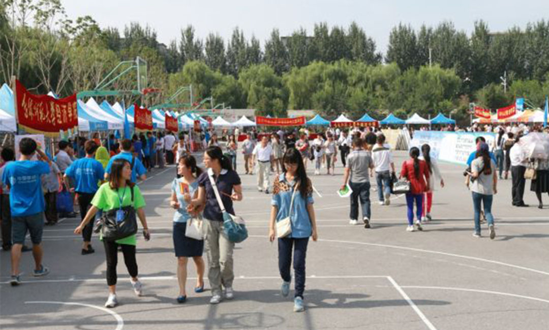 宁河宁河汇华学院新生招商活动策划